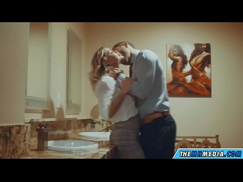 ❤️ ווען אַ באַסטי בלאָנדע סידוס איר אין אַ ציבור אָפּטריט ️❌ פּאָרנאָ ביי yi.novoporn.ru ️❤
